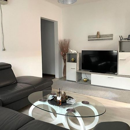 Apartament Inu Orsova Bagian luar foto